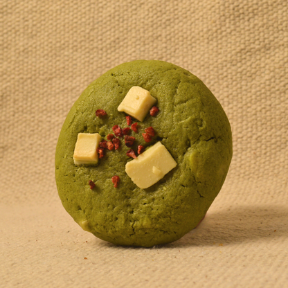 matcha cookie filled with white brigadeiro and raspberry jam